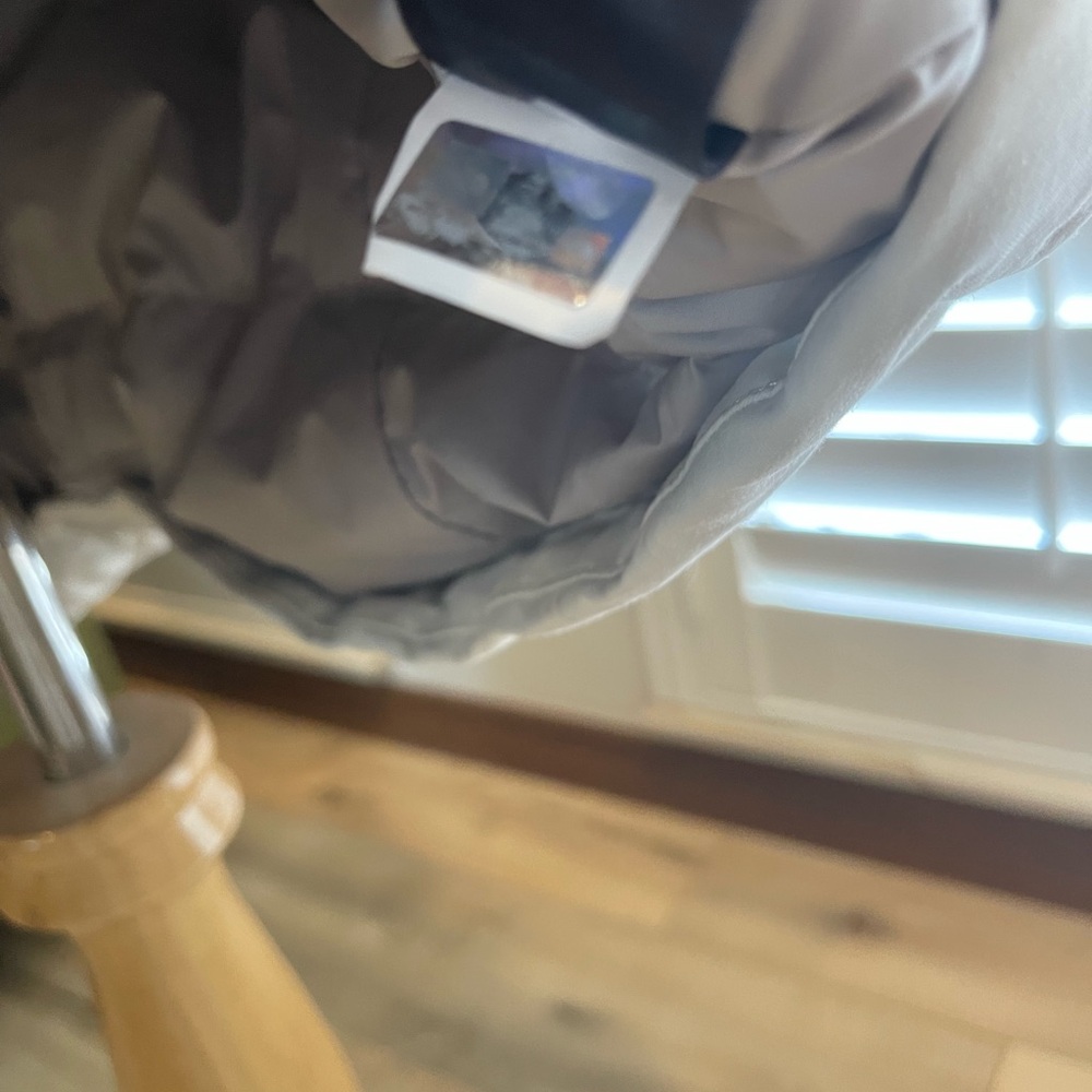 The North Face Women's White Arctic Parka w/ removable fur and hood-Size
Large - Picture 6 of 6